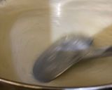 A picture of step 2 of Custard with seasonal fruits.