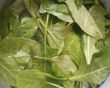 A picture of step 1 of Spinch tomato chila.