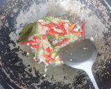 Foto langkah ke 6 dari resep Tumis jamur bakso.