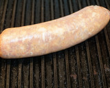 Foto del paso 5 de la receta: Longaniza sureña casera con puré de papas al ajillo y chucrut morado