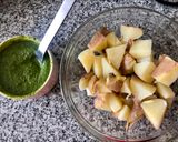 Foto del paso 1 de la receta: Papitas al pesto