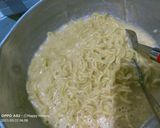 Foto langkah ke 3 dari resep Bola-Bola Mi Mozarella.