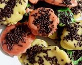 Foto langkah ke 4 dari resep Kue Cubit Pelangi Setengah Matang/Melted.