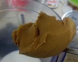 A picture of step 2 of Peanut butter chocolate milkshake.