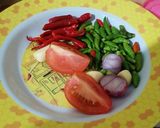 Foto langkah ke 1 dari resep Sambal tomat simpel.