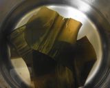 A picture of step 1 of Basic Dashi Stock for the First Pressing.