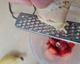 Foto del paso 1 de la receta: Licuado de banana y frutillas 🍌 🍓 sin endulzar