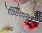 Foto del paso 1 de la receta: Licuado de banana y frutillas 🍌 🍓 sin endulzar