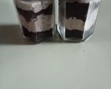 A picture of step 4 of Chocolate Jar cake.