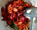Foto langkah ke 4 dari resep Tumis Kulit Melinjo.