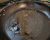 Foto del paso 4 de la receta: Almíbar para glaseado (salvapapas cuando no tenés azúcar impalpable)