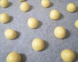 A picture of step 6 of Crunchy Snowball Cookies.