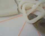 A picture of step 1 of Fried Calamari Rings.