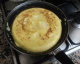 A picture of step 5 of Spanish potato omelet.