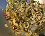 酸菜炒麵腸食譜步驟4照片