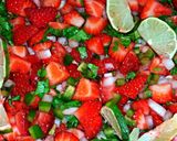 A picture of step 1 of Mike's EZ Strawberry Jalapeño Salsa.