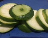 Foto del paso 1 de la receta: Medallones de zapallito verde