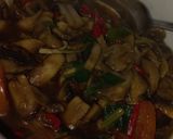 Foto langkah ke 5 dari resep Tumis Jamur Kancing.
