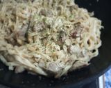 Foto del paso 7 de la receta Tallarines de Arroz con Champiñones y Secreto Ibérico en Salsa de Hongos