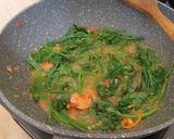 Foto langkah ke 5 dari resep Tumis daun labu Siam bumbu santan.