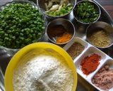 स्टफ बिन्स पराठा (beans paratha recipe in marathi) रेसिपी स्टेप 1 फोटो 