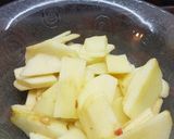 Foto del paso 2 de la receta: Rollos de hojaldre con crema pastelera y manzanas caramelizadas