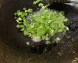 A picture of step 2 of Fried idli in Palak gravy.