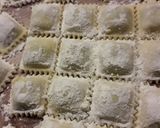 Foto del paso 5 de la receta: Ravioles de espinaca para tener a mano en el freezer #mercado