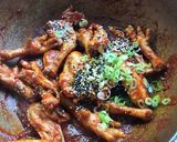 รูปขั้นตอนการทำที่ 2 ของ ตีนไก่ผัดซอสเผ็ดเกาหลี คีโต (ทักบัล)