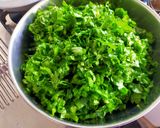 A picture of step 4 of Daal - Palak.