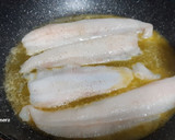 Foto del paso 3 de la receta: Filetes de gallo con salsa de aprovechamiento