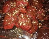 Φωτογραφία βήματος 6 της συνταγής Red velvet μελομακάρονα με κουβερτούρα ♠️💜