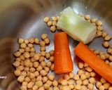 Foto del paso 1 de la receta: Potaje de garbanzos con espinacas y mejillones