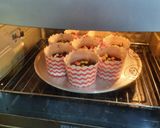 Foto langkah ke 5 dari resep Muffin Coklat Super Nyoklat, No Mixer ala Tintin Rayner.