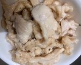 A picture of step 3 of Chicken and Onion salad.