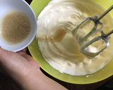 Hình bước làm 5 của món Bánh bông lan trứng muối