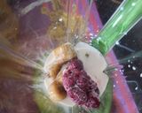 Foto langkah ke 2 dari resep Smoothie Pisang Raspberry.