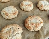 Foto del passaggio 4 della ricetta Biscotti alle mandorle e noci con albume