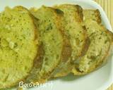 Ψητό ψωμί με πέστο βασιλικού και τυρί φωτογραφία βήματος 6
