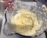 Foto del paso 1 de la receta: Helado 💯 por 💯 artesanal sabor strawberry cheesecake sin lactosa