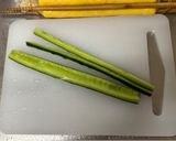 A picture of step 6 of Japanese Egg Flower Sushi.