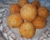 Foto langkah ke 5 dari resep Bola2 tahu krispy isi sosis.
