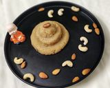 A picture of step 4 of Sooji Halwa seera.