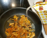 Foto del paso 6 de la receta: Solomillo con revuelto de fredolics y espárragos trigueros