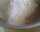 Foto langkah ke 2 dari resep 186 Bolu Kukus Hijau Santan Tanpa Mixer Takaran Sendok.