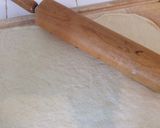 A picture of step 10 of Sauerkraut & Spinach Pizza.