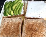 Une image de l'étape 3 de Toast d’avocat et chèvre frais.