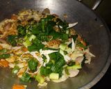 Foto langkah ke 5 dari resep Mie Goreng Istimewa.