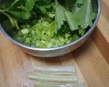 芹菜蝦仁魚丸湯的食譜步驟1照片