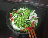Foto del paso 1 de la receta Bocadillo de lomo adobado, salteado de pimiento y huevo frito